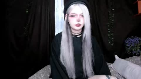 Amelia online show from 11/16/25, 05:57