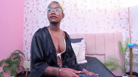 Snapshot of amelia_adms chatting on 11/20/25, 07:19 Amelia Adams online show from 11/20/25, 07:19