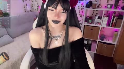 Amelia Aley  online show from 02/17/25, 09:35