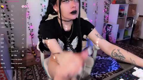 Amelia Aley  online show from 06/03/26, 02:33