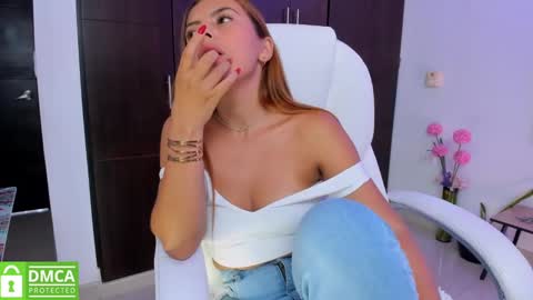 Snapshot of amelia_chillvibes chatting on 01/07/25, 10:41 AMELIA online show from 01/07/25, 10:41