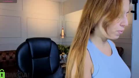 Snapshot of amelia_chillvibes chatting on 09/14/25, 11:09 AMELIA online show from 09/14/25, 11:09