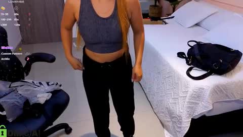 Snapshot of amelia_chillvibes chatting on 11/07/25, 11:32 AMELIA online show from 11/07/25, 11:32