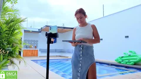 Snapshot of amelia_chillvibes chatting on 11/23/25, 11:43 AMELIA online show from 11/23/25, 11:43