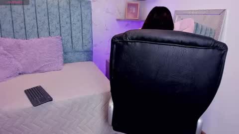 amelia_fry online show from 11/14/25, 03:38