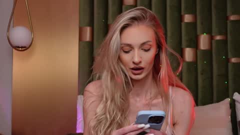 Amelia online show from 01/10/25, 09:13