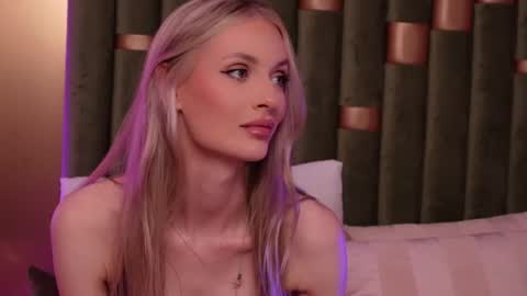 Snapshot of ameliaangell chatting on 06/10/26, 07:46 Amelia online show from 06/10/26, 07:46