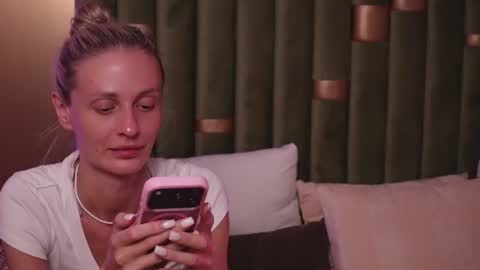 Snapshot of ameliaangell chatting on 07/14/26, 08:14 Amelia online show from 07/14/26, 08:14
