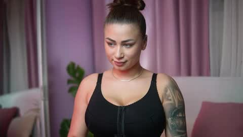 Snapshot of ameliabarbie chatting on 04/15/26, 06:48 Amelia online show from 04/15/26, 06:48