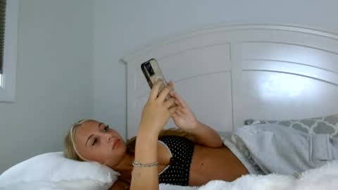 Amelia Lombardi online show from 05/21/26, 11:12