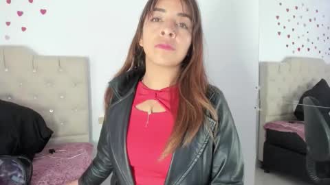 Snapshot of amelie01bronw chatting on 05/04/26, 02:35 amelie brown online show from 05/04/26, 02:35