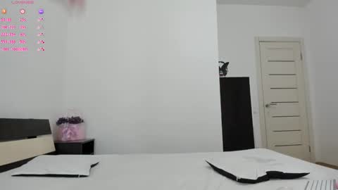 amelie_25 online show from 12/03/25, 12:29