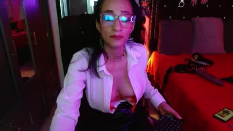 amelie__martinez online show from 12/02/25, 12:43