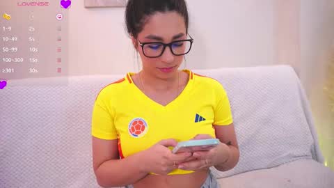 Snapshot of amelie_leigh chatting on 09/10/25, 03:39 Alejandra online show from 09/10/25, 03:39