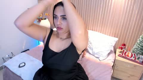 Snapshot of amelie_x chatting on 01/07/25, 05:31 Amelie online show from 01/07/25, 05:31