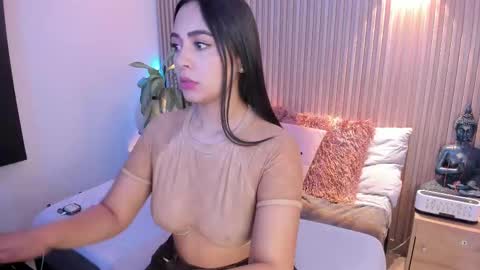 Snapshot of amelie_x chatting on 09/23/25, 12:08 Amelie online show from 09/23/25, 12:08