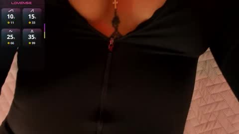 Amelie online show from 01/14/26, 02:33