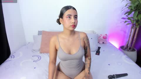 Amelie  online show from 01/14/25, 11:58