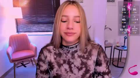 Amelie Graham online show from 09/29/25, 08:24