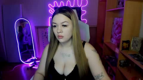 Amelie online show from 04/12/26, 01:21