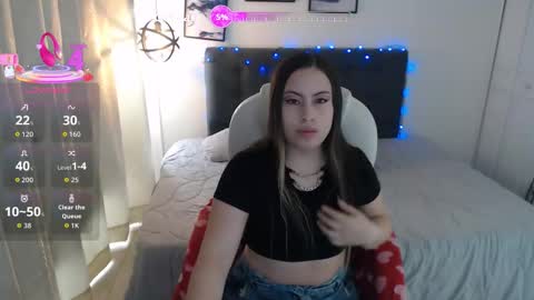 Amelie  online show from 12/01/25, 02:22