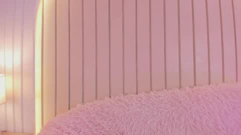 Amelia online show from 09/19/25, 02:24