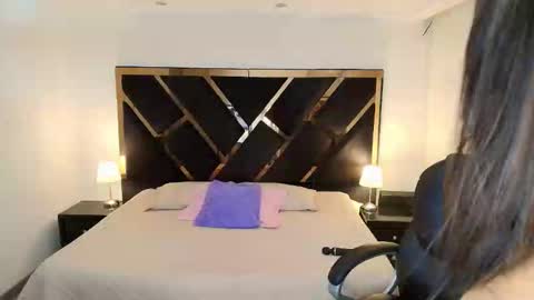 Snapshot of ameliie_saenz chatting on 02/13/26, 07:43 Ameli online show from 02/13/26, 07:43