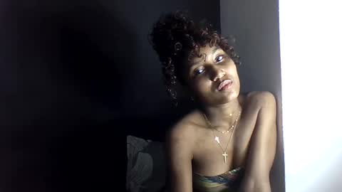 amelisy20005 online show from 04/21/26, 03:02