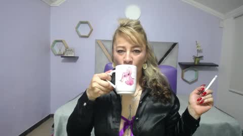 Amell Thomson online show from 12/24/24, 10:01