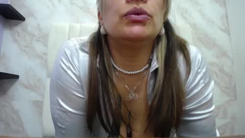 Amell Thomson online show from 01/11/25, 05:18