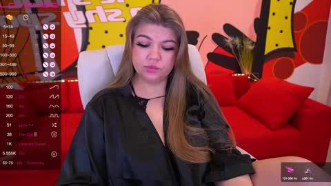 Snapshot of amellywhite chatting on 01/05/25, 11:26 Alina online show from 01/05/25, 11:26