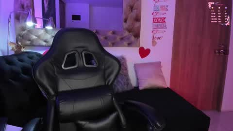          online show from 02/17/26, 01:51