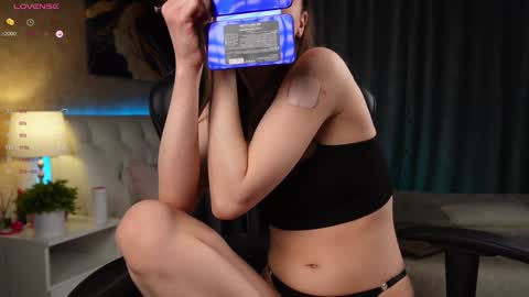 Snapshot of amelyxxx chatting on 01/31/25, 04:14 Amy online show from 01/31/25, 04:14