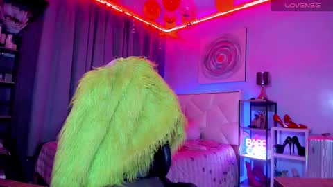 Snapshot of amethyst_ts chatting on 01/23/25, 12:57 AMETHYST look at my BIO online show from 01/23/25, 12:57