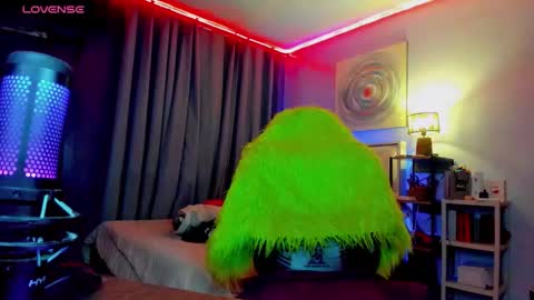 Snapshot of amethyst_ts chatting on 10/08/25, 06:11 AMETHYST look at my BIO online show from 10/08/25, 06:11