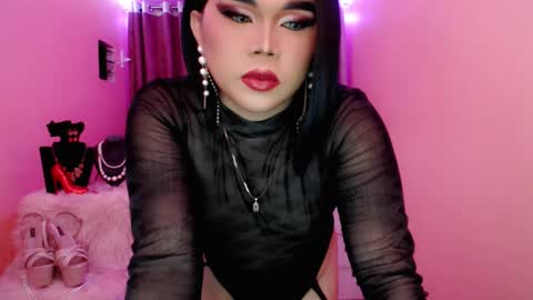 Snapshot of amiadoll chatting on 02/09/25, 03:56 Queen Mireska online show from 02/09/25, 03:56