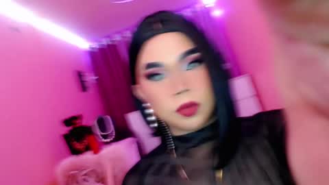 Snapshot of amiadoll chatting on 02/18/25, 11:55 Queen Mireska online show from 02/18/25, 11:55