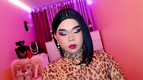 Snapshot of amiadoll chatting on 02/20/25, 12:47 Queen Mireska online show from 02/20/25, 12:47