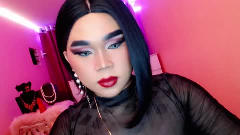 Snapshot of amiadoll chatting on 02/24/25, 03:09 Queen Mireska online show from 02/24/25, 03:09