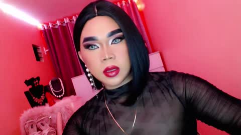 Snapshot of amiadoll chatting on 03/05/25, 12:00 Queen Mireska online show from 03/05/25, 12:00