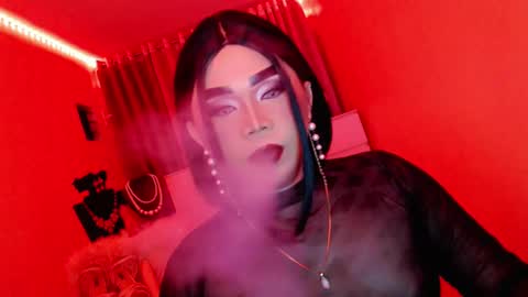 Snapshot of amiadoll chatting on 03/10/25, 12:15 Queen Mireska online show from 03/10/25, 12:15