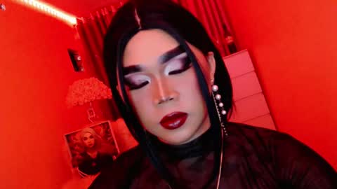 Snapshot of amiadoll chatting on 03/12/25, 03:40 Queen Mireska online show from 03/12/25, 03:40