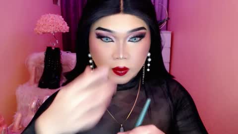 Snapshot of amiadoll chatting on 09/11/25, 11:21 Queen Mireska online show from 09/11/25, 11:21