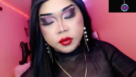 Snapshot of amiadoll chatting on 11/04/25, 03:44 Queen Mireska online show from 11/04/25, 03:44