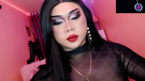 Snapshot of amiadoll chatting on 11/17/25, 02:34 Queen Mireska online show from 11/17/25, 02:34