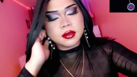 Snapshot of amiadoll chatting on 11/26/25, 04:52 Queen Mireska online show from 11/26/25, 04:52