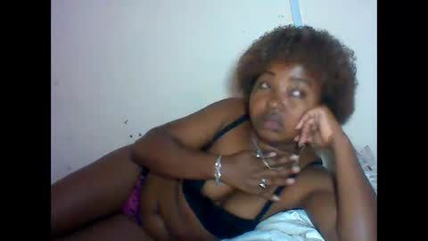 amielle_01 online show from 04/15/26, 08:31