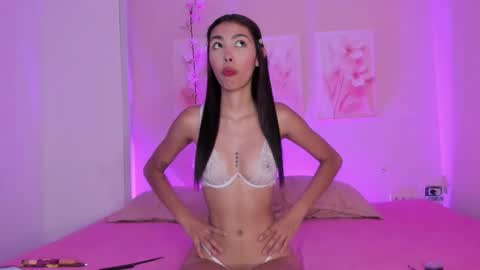 AmiiClark  online show from 04/12/26, 07:08