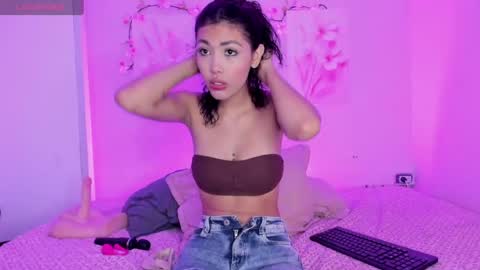 Snapshot of amiiclark chatting on 07/18/26, 07:06 AmiiClark online show from 07/18/26, 07:06
