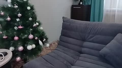 Mila online show from 01/02/25, 06:50